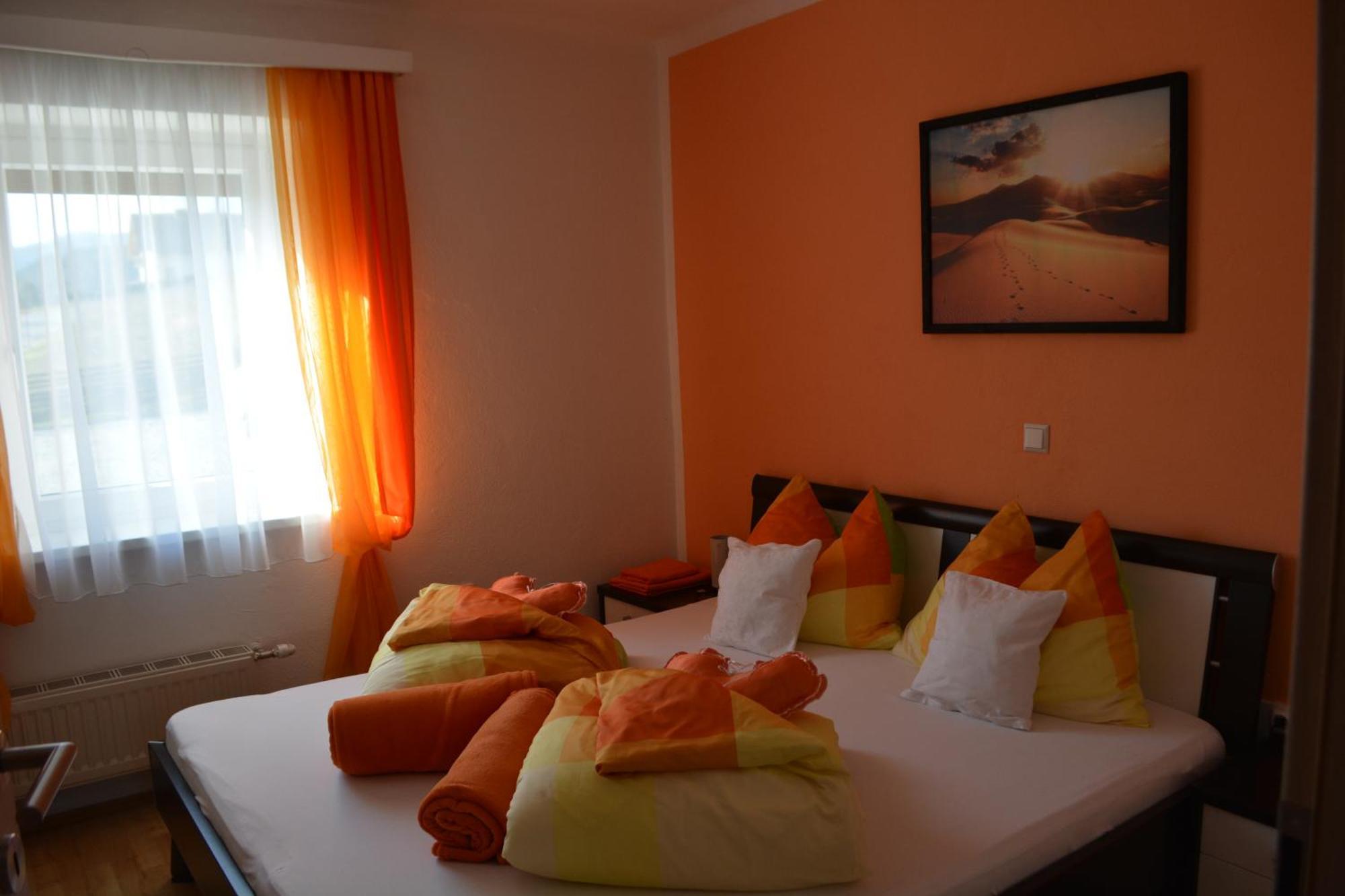 Haus Sunshine Daire Hermagor-Pressegger See Oda fotoğraf